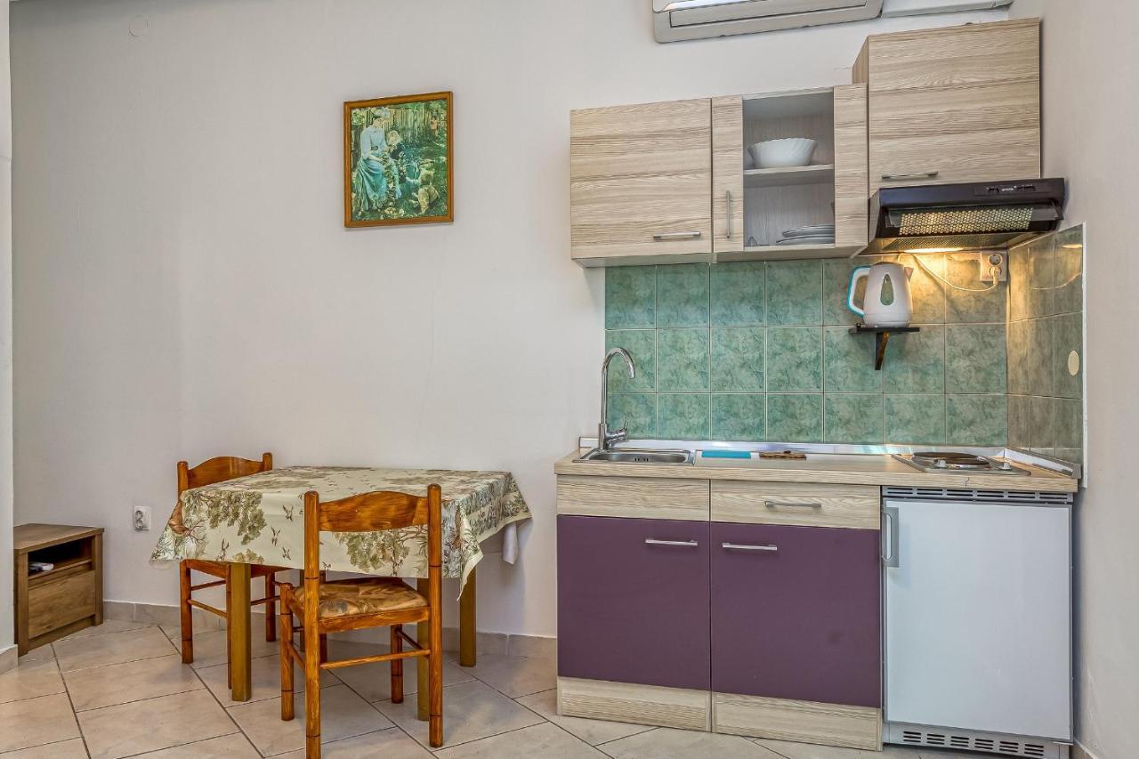 Apartments Bastovanovic Ровінь Екстер'єр фото