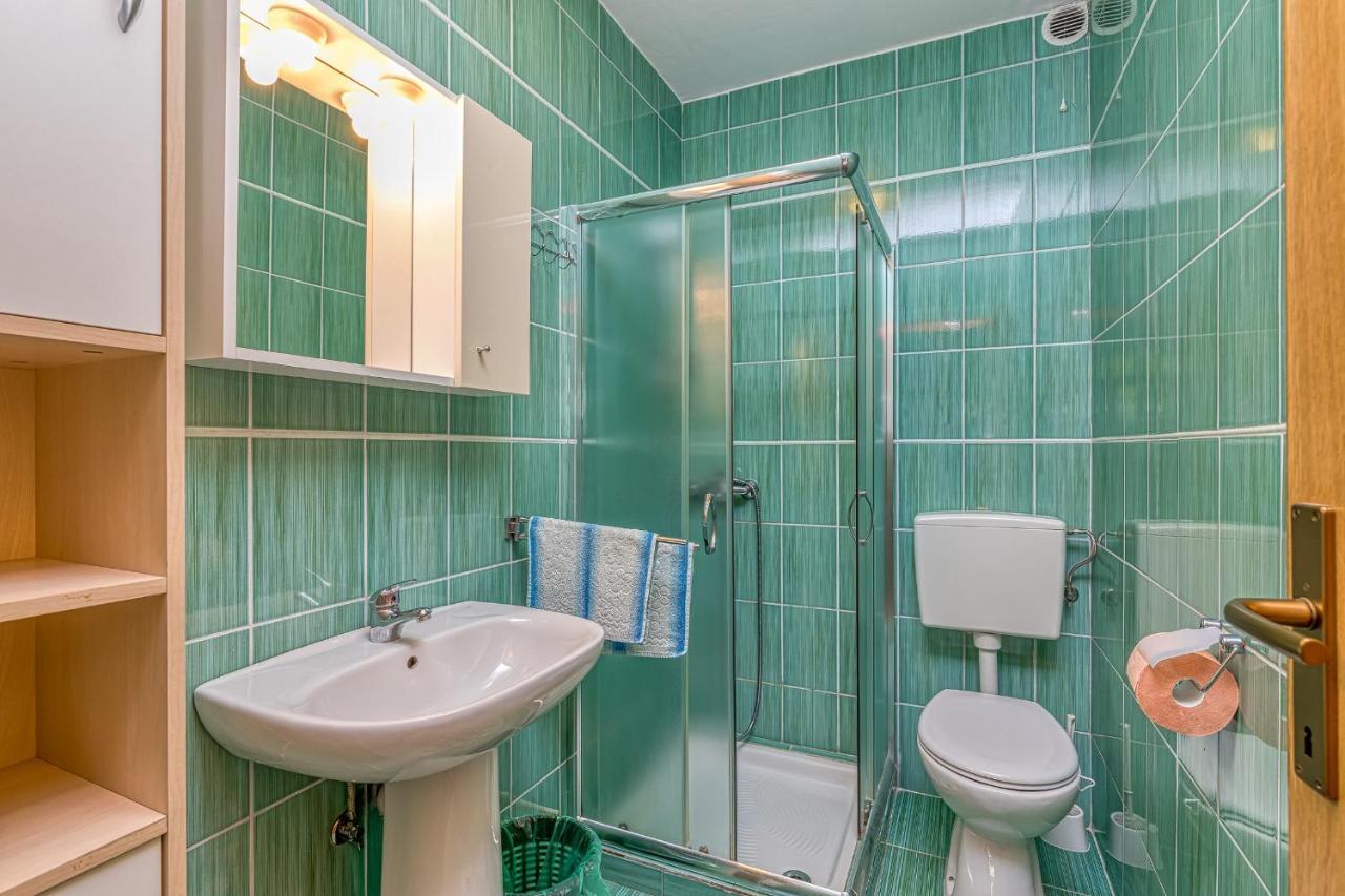 Apartments Bastovanovic Ровінь Екстер'єр фото