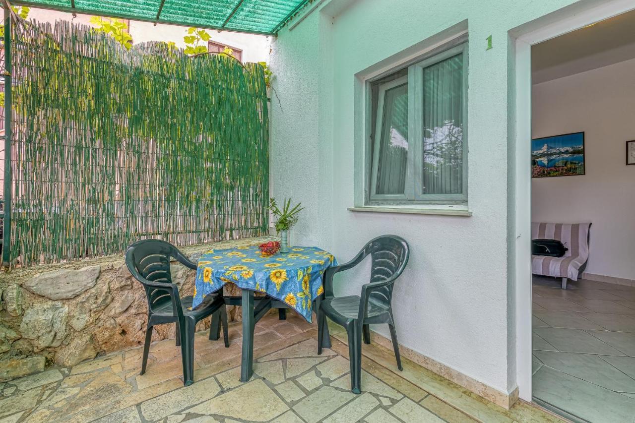 Apartments Bastovanovic Ровінь Екстер'єр фото